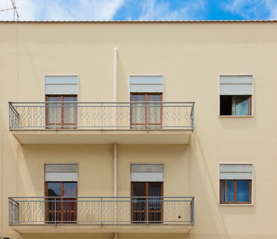 Hotel Licata Posti Letto à Trapani Extérieur photo